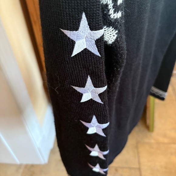 Obermeyer Winter Snowflake Black and White Sweater - Picture 3 of 3